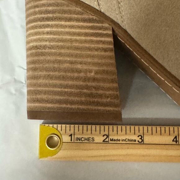 Marc Fisher Women's Matter Chelsea Ankle Boot in Cloud Suede Size 9.5 NWOT - Picture 7 of 10